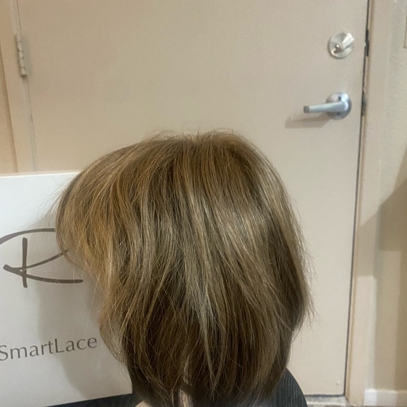 Jon Reneu Wig - Picture 7 of 8